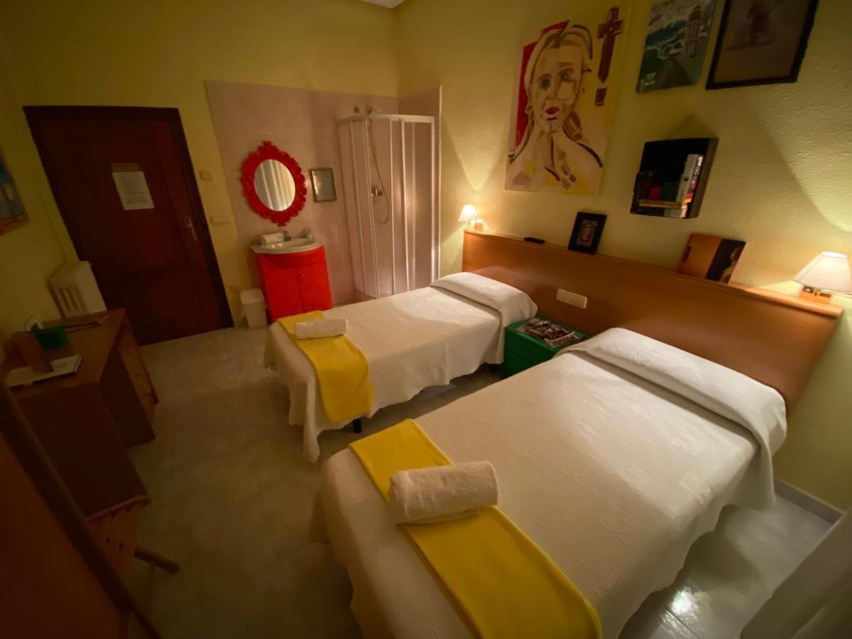 Hostal Alvarez León Buitenkant foto